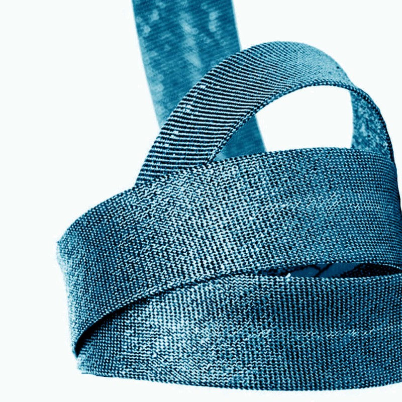 Biais lamé bleu